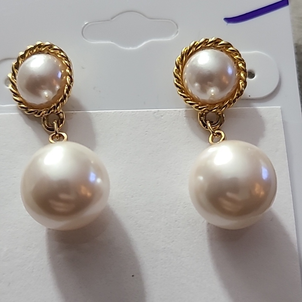 Faux Pearl dangle earrings - Picture 4 of 7
